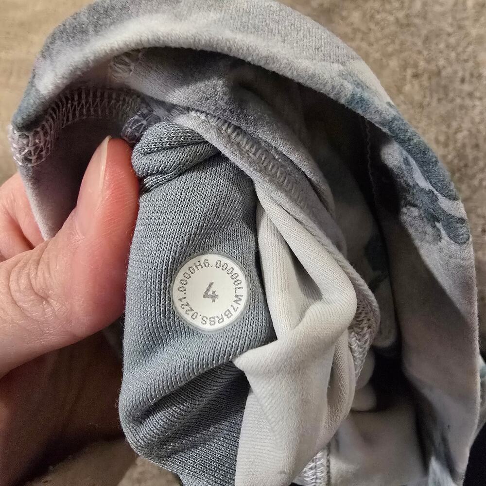 Women's Lululemon Align High Rise Biker Athletic Shorts | Size 4 - Picture 9 of 9